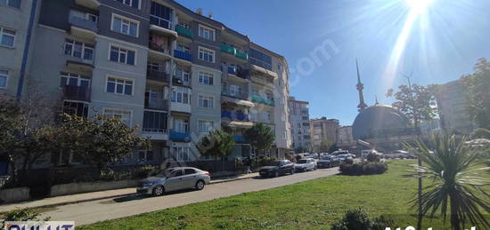 BULUT EMLAKTAN ÖMÜREVLERİ TRAMVAYA YAKIN KİRALIK 3+1 DAİRE