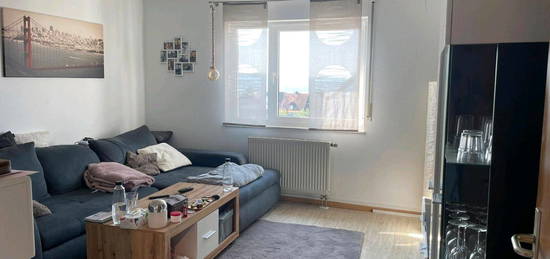 Helle 4 Zimmer Wohnung mit Balkon