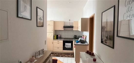 2-Raum-Wohnung mit super Fernblick und Einbauküche in zentraler Lage