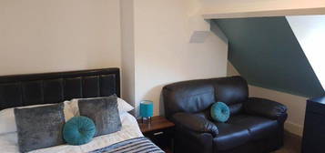 Room to rent in Oak Tree Lane, Selly Oak, Birmingham B29