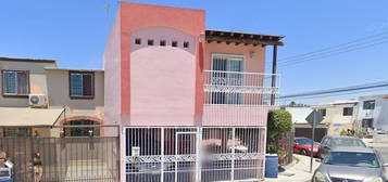 Casa en  Avenida Aguila Pescadora, Baja Maq El Aguila, Tijuana, Baja California, México