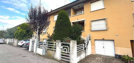 Villa a schiera via Costa, 31, Centro, Rolo