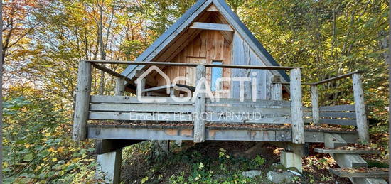 Superbe villa au charme naturel dans un esprit chalet en pleine harmonie avec la nature.