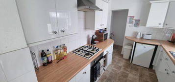 4 bed terraced house to rent