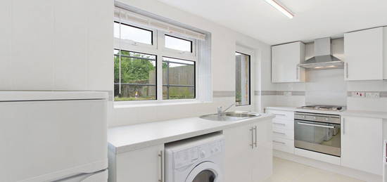 Studio to rent in Pendennis Road, Streatham Hill SW16