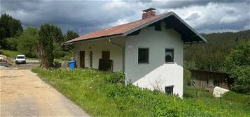 Renovierungsbedürftiges Einfamilienhaus mit Werkstatt Nähe Mauth