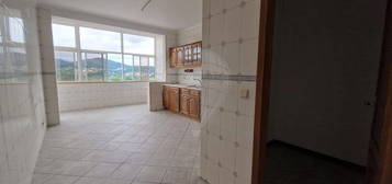 Apartamento T3 para arrendar em Amares