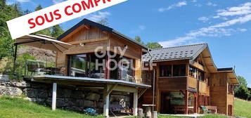 Chalet 2 étages  à vendre, 7 pièces, 3 chambres, 156 m²