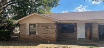 209 W 3rd St, Weatherford, TX 76086