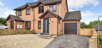 3 bed semi-detached house for sale