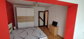 Apartament cu 3 camere în Calea Girocului decomandat renovat complet