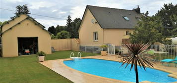 A VENDRE EN EXCLUSIVITE CHEZ BLOT IMMOBILIER - SAINT ARMEL - MAISON T6 - HANGAR ET PISCINE