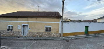 Chalet en Olivares de Duero