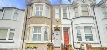 Flat for sale in Grant Road, Wealdstone, Harrow HA3