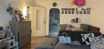 Stilvolle 3-Raum-Wohnung mit Balkon und Einbauküche in Puchheim