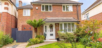 4 bed detached house for sale