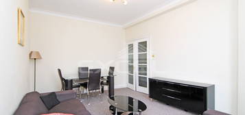 Flat to rent in Upper Park Road, Hampstead NW3