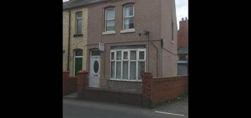 2 bed end terrace house to rent