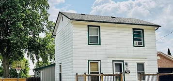 82 Dumfries St, Brant, ON N3L 2E6