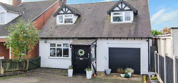 2 bed detached house for sale