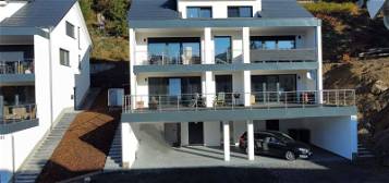Neubau, 3 ZKB Wohnung mit Balkon und Tiefgarage / Aufzug