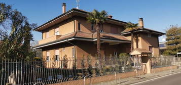 Villa in vendita in via San Luigi, 18