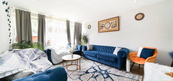 Flat for sale in Willesden Lane, London NW2