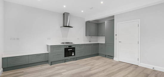 Duplex to rent in Kingston Road, London SW19