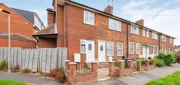 Flat for sale in Beaconsfield Road, London SE9