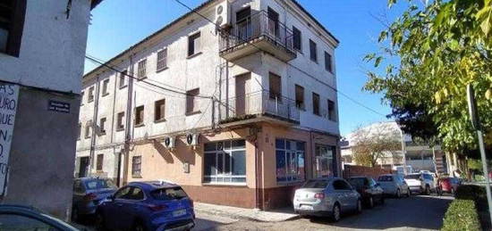 Piso en venta en calle Arroyo Fresnedoso, 2 , - Cesi