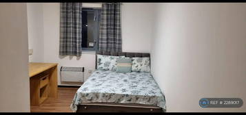 1 bedroom flat share