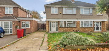 Semi-detached house to rent in Grasmere Ave, Slough SL2