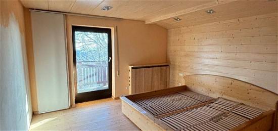 Helle 3,5 Zimmer-Wohnung (1. OG) mit Balkon in Bad Griesbach