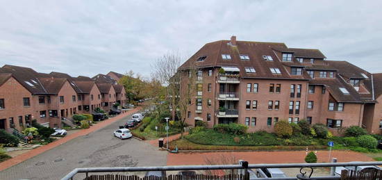 2-Zimmer mit Balkon, Einbauküche und PKW-Stellplatz in ruhiger Lage und schöner Umgebung