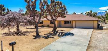 7930 Palm Ave, Yucca Valley, CA 92284