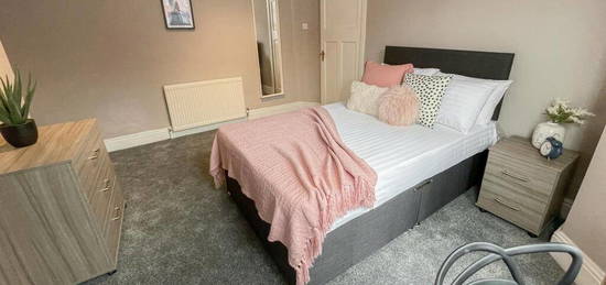 4 bedroom terraced house