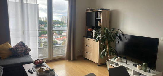 Appartement à vendre - dernier étage - exposé sud - 2 pièces - 37m2 - Villejuif (94800) + box (parking) fermé 15m2