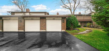 1089 Deerfield Pl, Highland Park, IL 60035