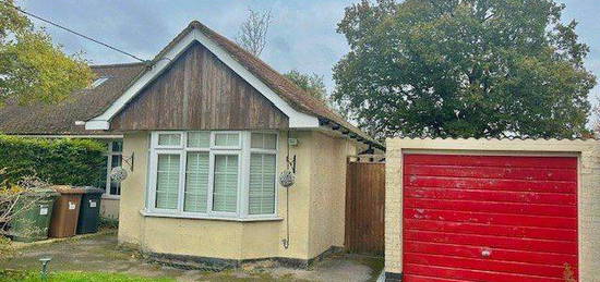 Bungalow to rent in Carfax Avenue, Tongham, Farnham GU10