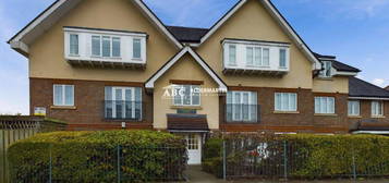 Flat for sale in Great North Way, London NW4