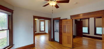 2 bed, 1.0 bath, 1474 sqft, $1,900, 1154 Jenifer St #11898052, Madison, WI 53703