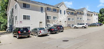 1315 Fraternity Village Dr Unit 4, Kalamazoo, MI 49006