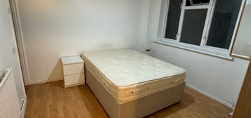 1 bedroom flat share