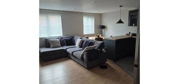 2 bed flat to rent