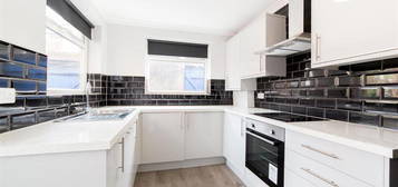 4 bedroom terraced house to rent