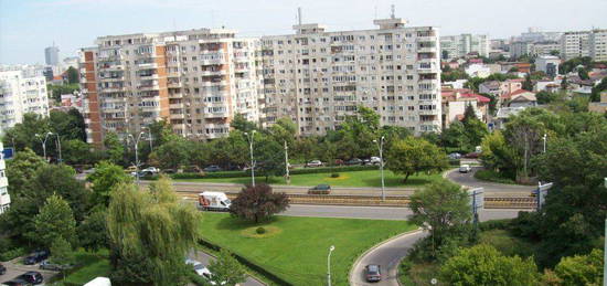 Vedere panoramica, 2 camere bloc 1983 izolat termic, langa Parcul Regi