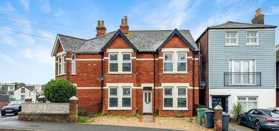 3 bedroom semi-detached house