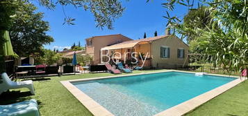 Villa  à vendre, 5 pièces, 4 chambres, 165 m²