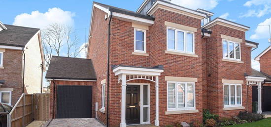 4 bed semi-detached house to rent