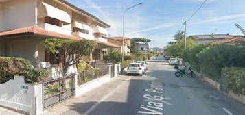 Torre del lago trilocale con terrazzo